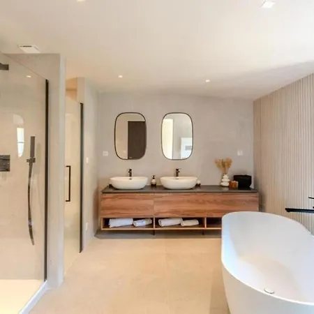 Exclusive Stunning Views Pool