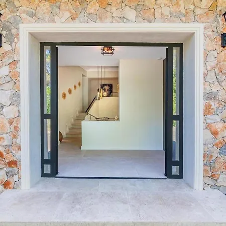 Exclusive Stunning Views Pool Villa